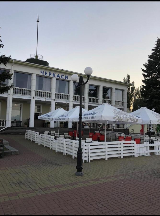 Apartments On Priportovaya,35 切尔卡瑟 外观 照片